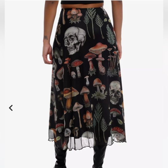 Hot Topic black mesh Mushroom/Skull midi Skirt, skull forest foliage size Medium - Picture 2 of 8